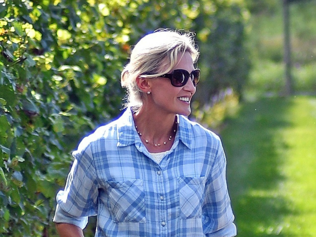 Lustre Presents: Exploring the Art of Wine and Food Harmony with Gooseneck Vineyards.